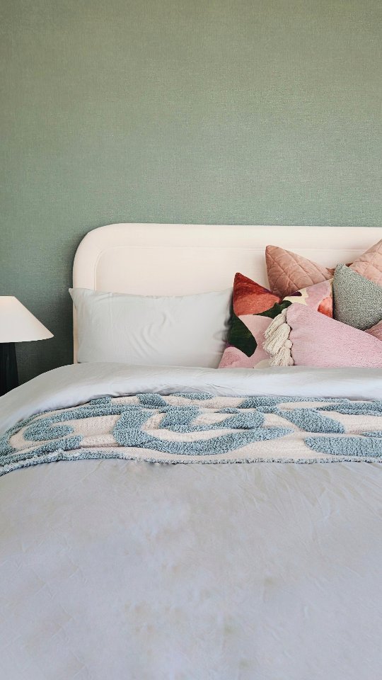 We are loving everything about this Master Bedroom at our recent West End job ❤️

#beforeandafter #interiorinspiration #bedroomdesign #brisbanedesigner #interiordesign #bedroomfurniture #interiordecoration